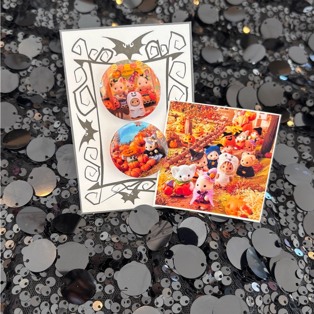 Halloween CALICO CRITTERS pin set & Sticker